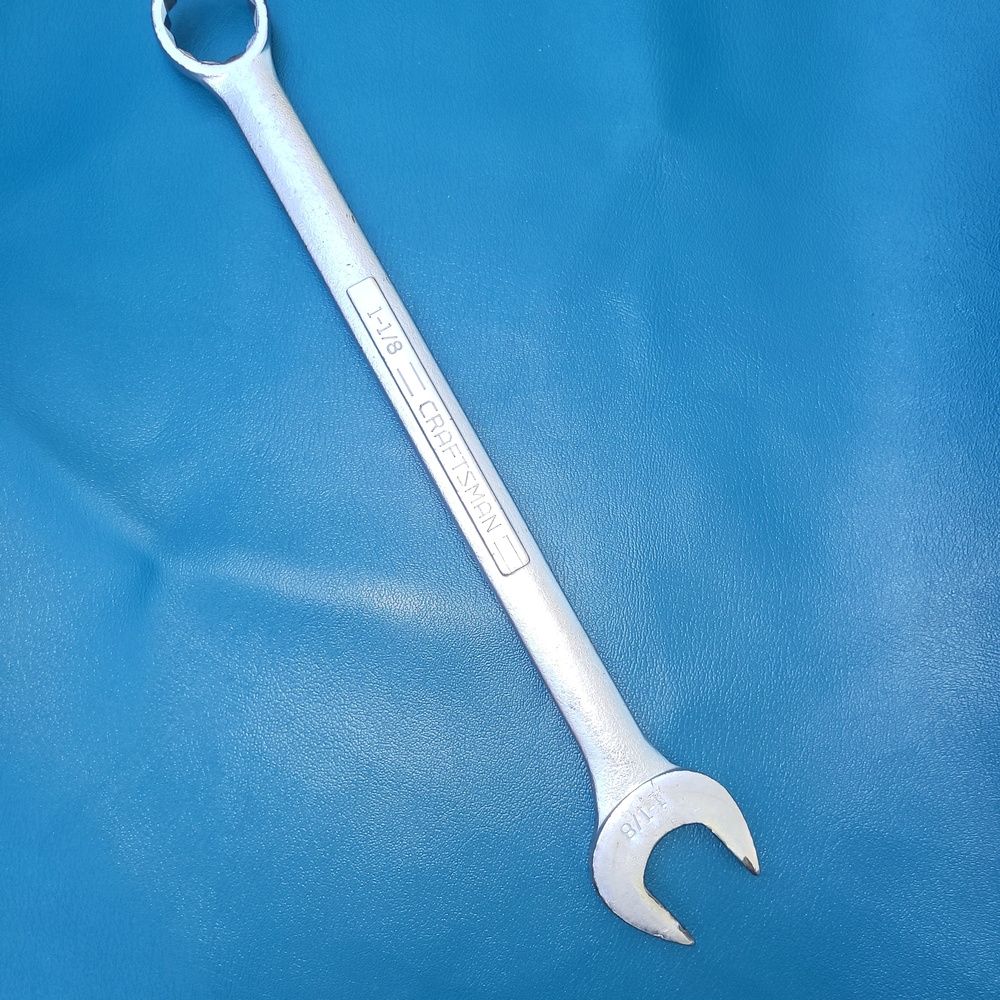 CRAFTSMAN -V- 44707 1-1/8" 12PT COMBINATION WRENCH.